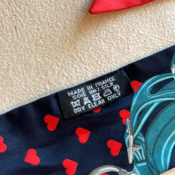 Hermes twilly, 100% silk. Made in France. - Picture 6 of 6